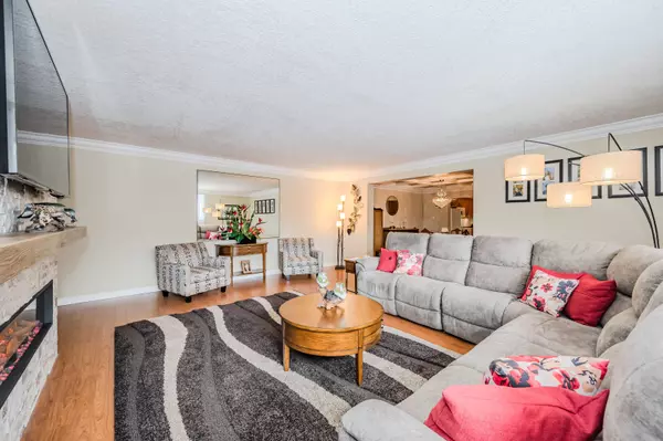Guelph, ON N1H 7J6,93 Westwood RD #306