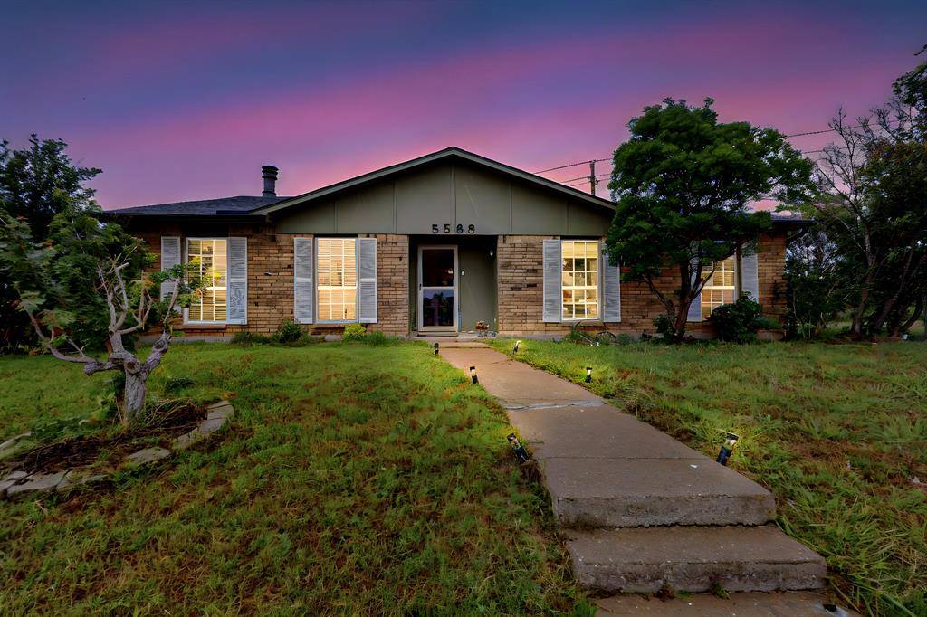 5588 Squires Drive, The Colony, TX 75056
