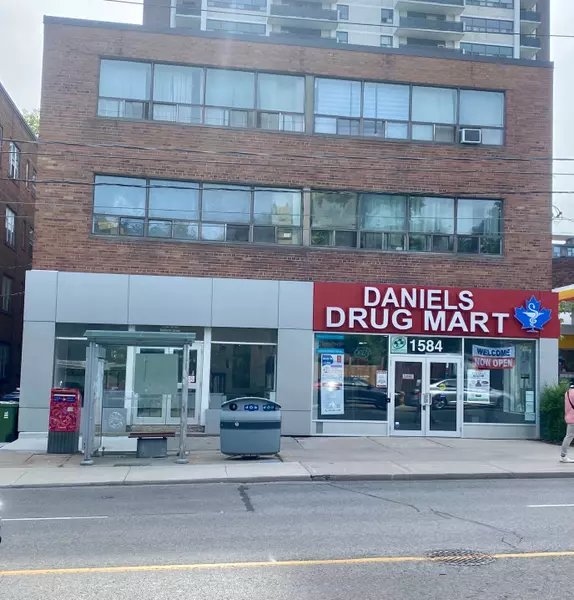 1582 Bathurst ST #B2, Toronto C03, ON M5P 3H3