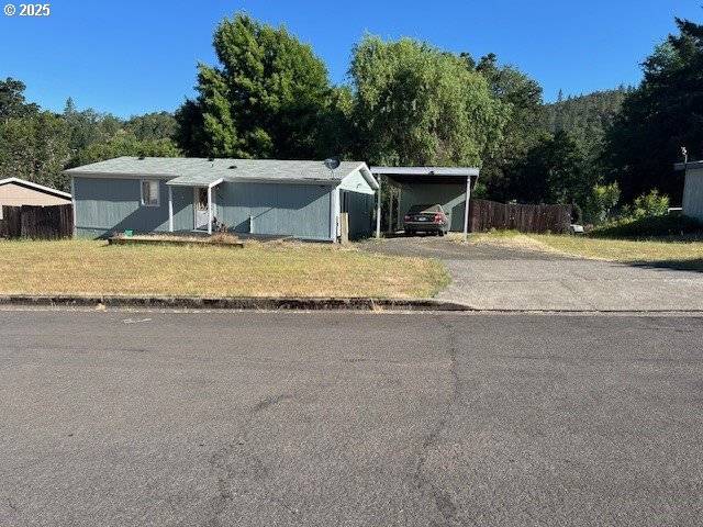 Roseburg, OR 97470,424 NE KIRBY AVE