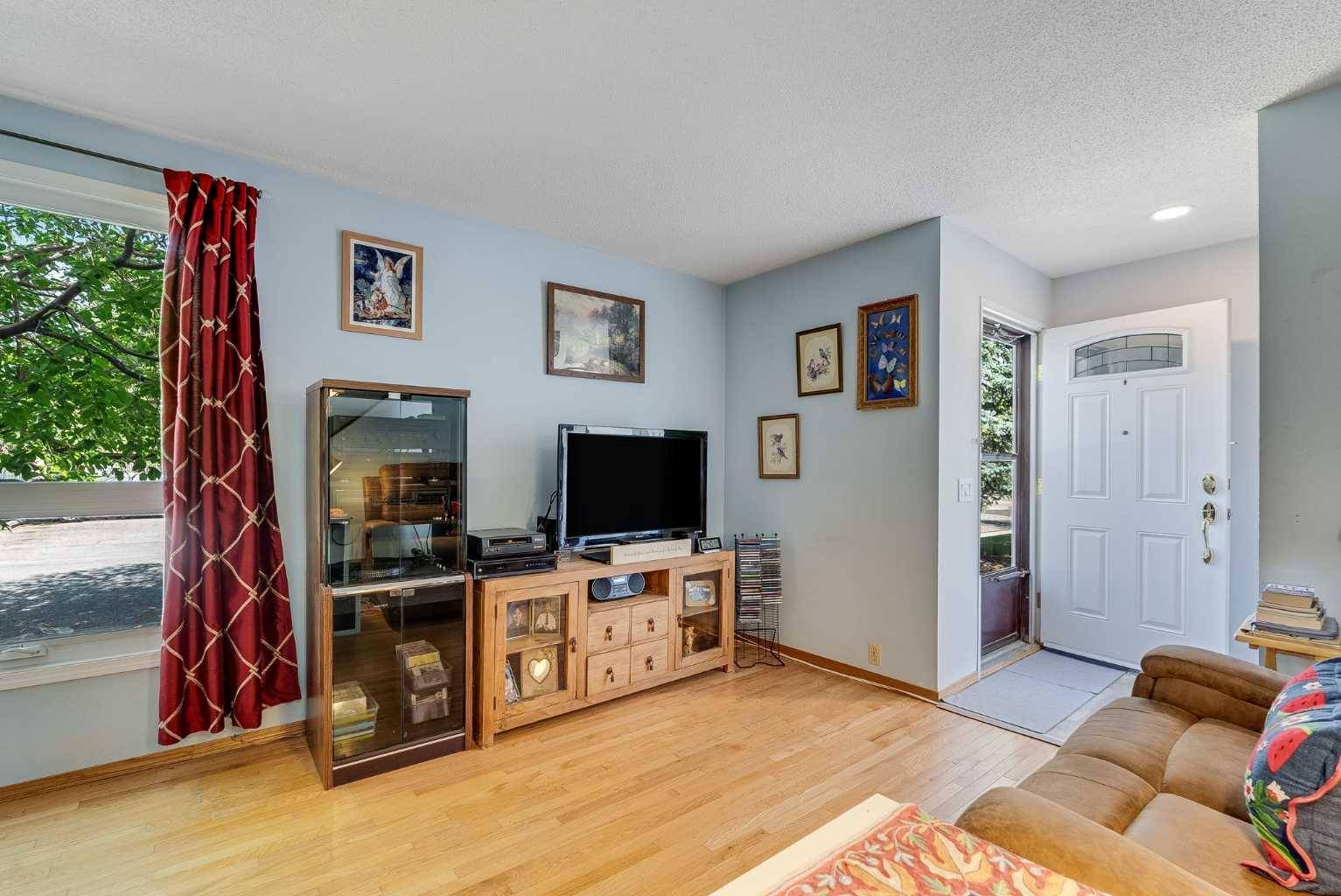 Calgary, AB T1Y 2M2,2319 56 ST NE #105