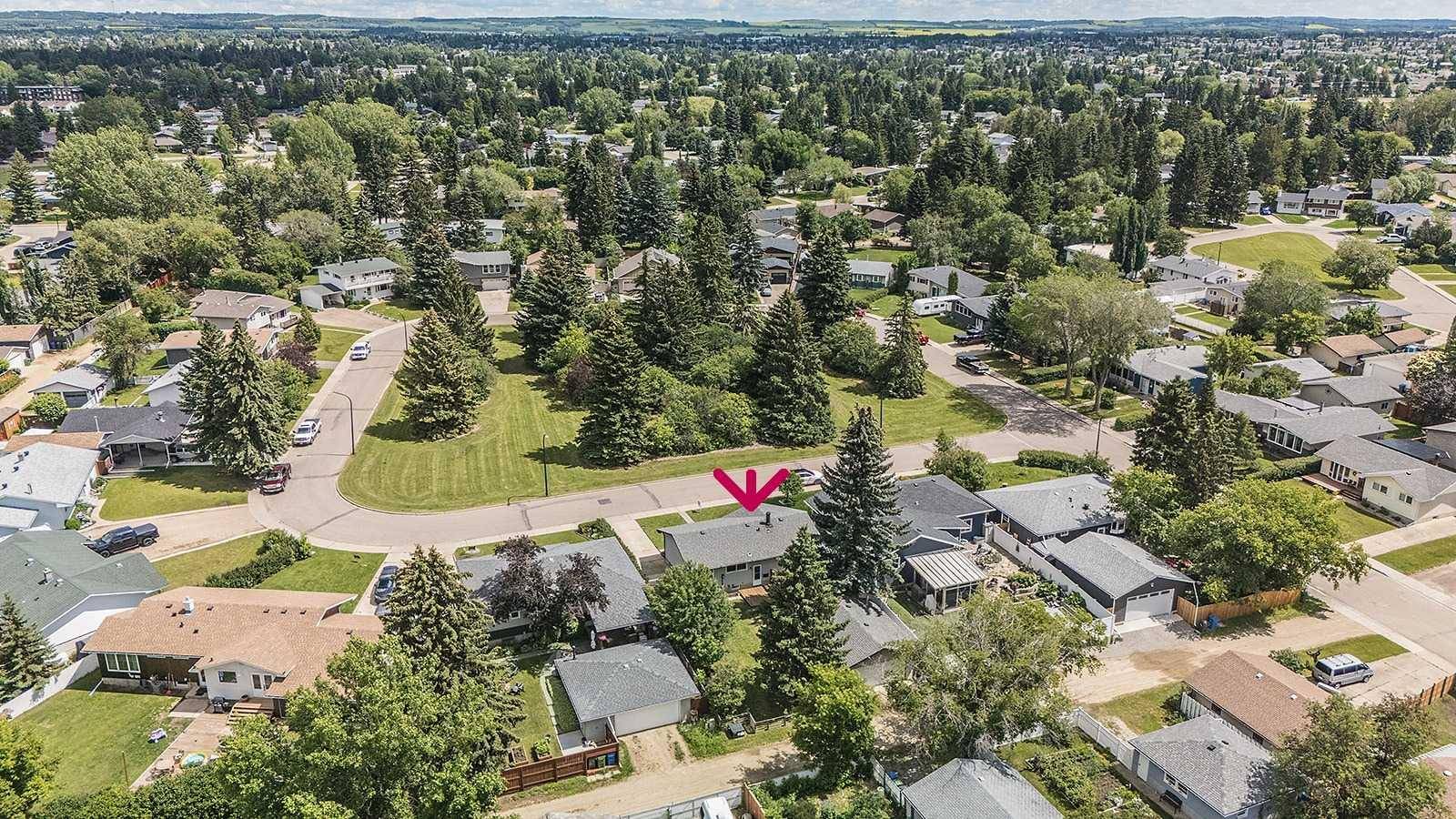 Red Deer, AB T4N 4E2,3 Sutton Close