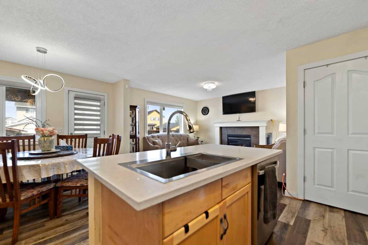 Calgary, AB T3J5E9,213 Saddlecrest PL