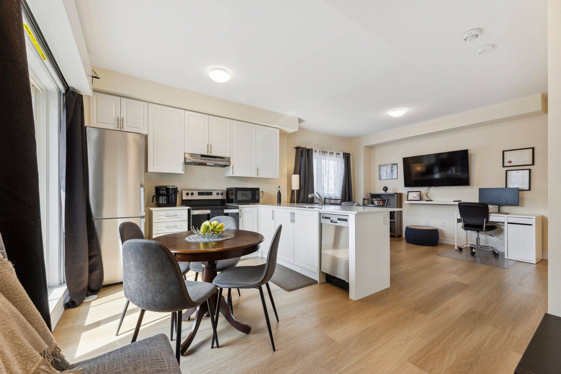 Oshawa, ON L1H 0B2,490 Beresford PATH #6