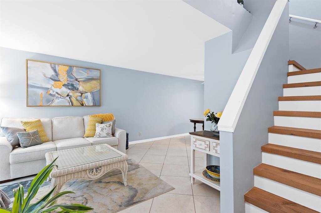 Fort Lauderdale, FL 33311,350 City View Dr