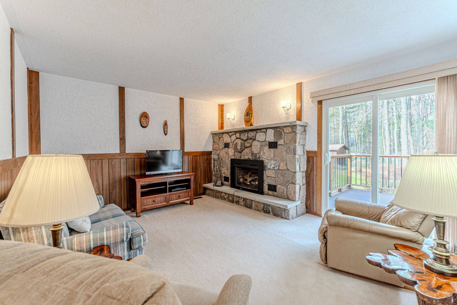 Innisfil, ON L9S 2L4,3782 Whitecap DR