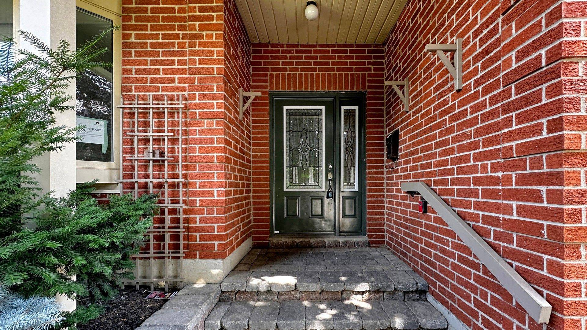 Newmarket, ON L3Y 6H8,189 Harrison DR