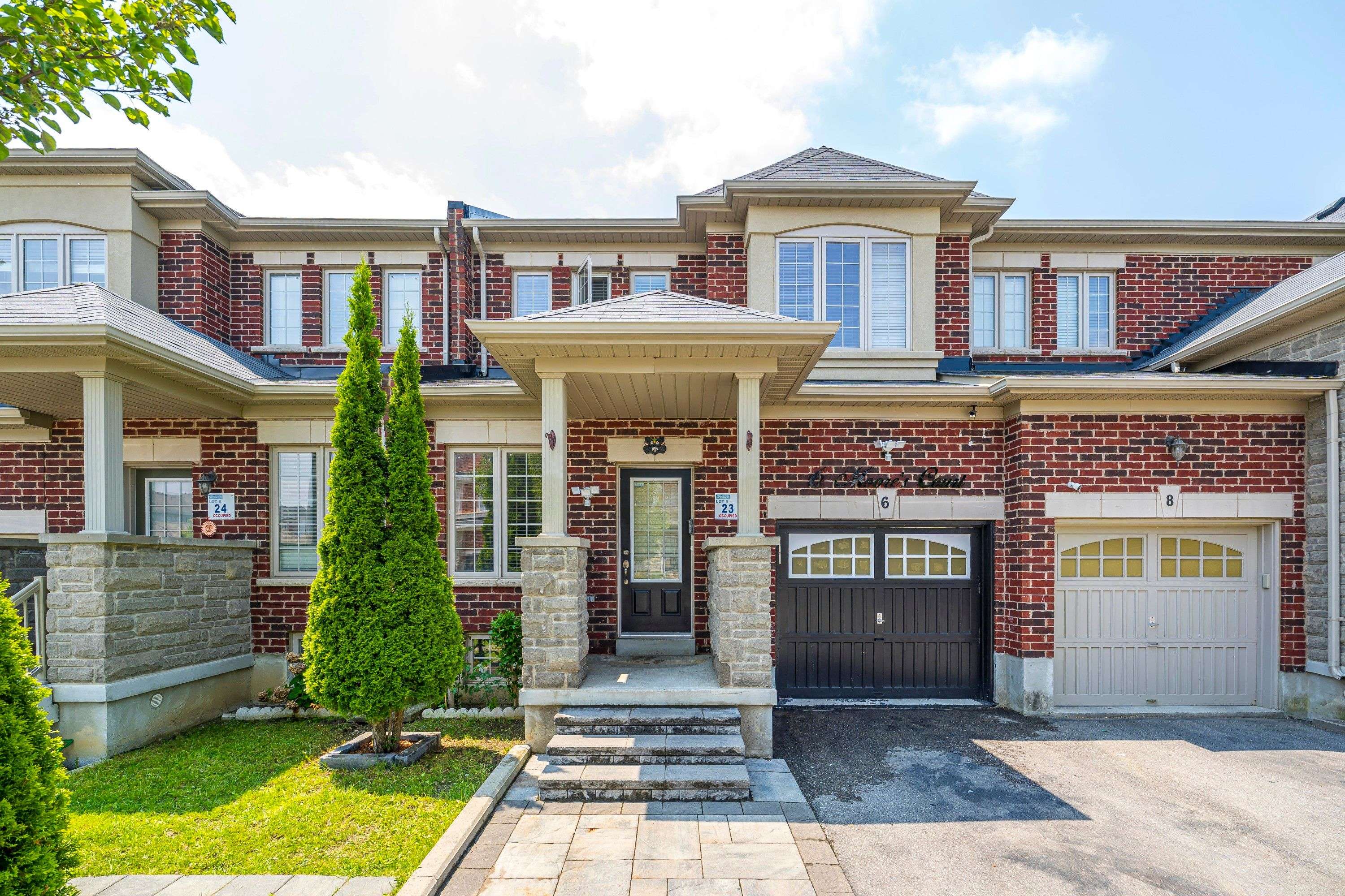 Markham, ON L6B 0V7,6 Moore's CT