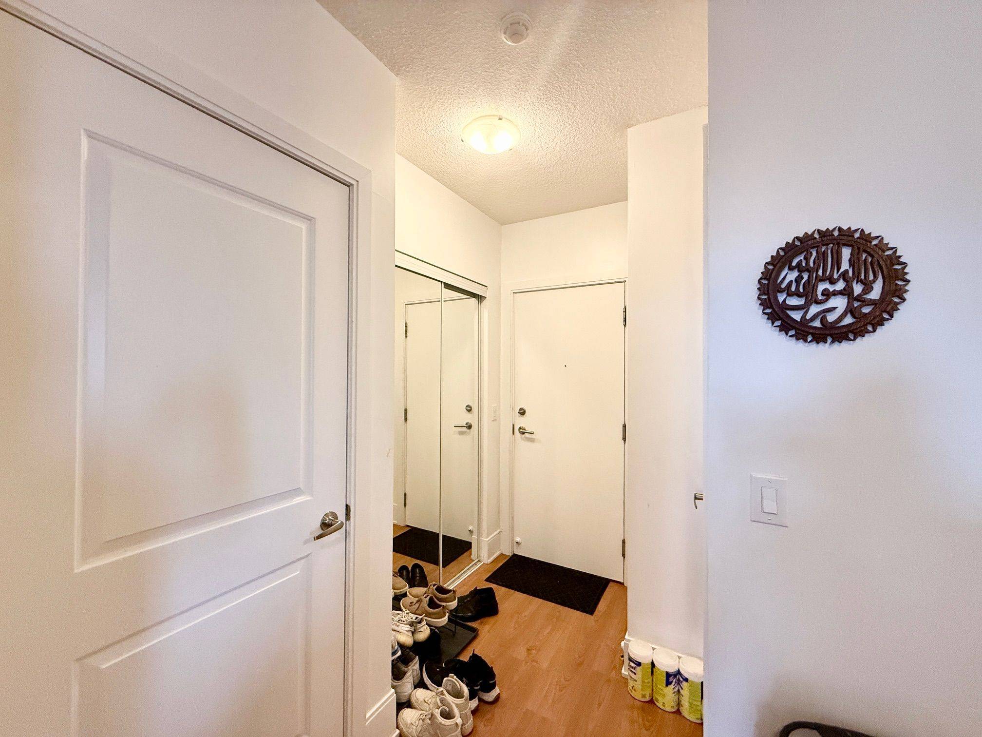 Mississauga, ON L5B 0E1,330 Burnhamthorpe RD W #1807