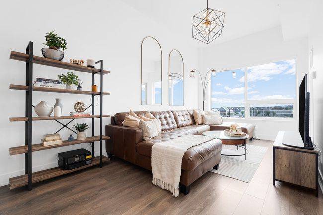 Oakville, ON L6H 3R7,2481 Taunton RD #404