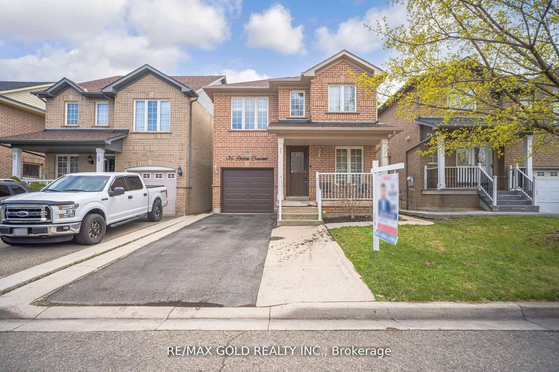 Brampton, ON L7A 2A9,36 Roxton CRES N