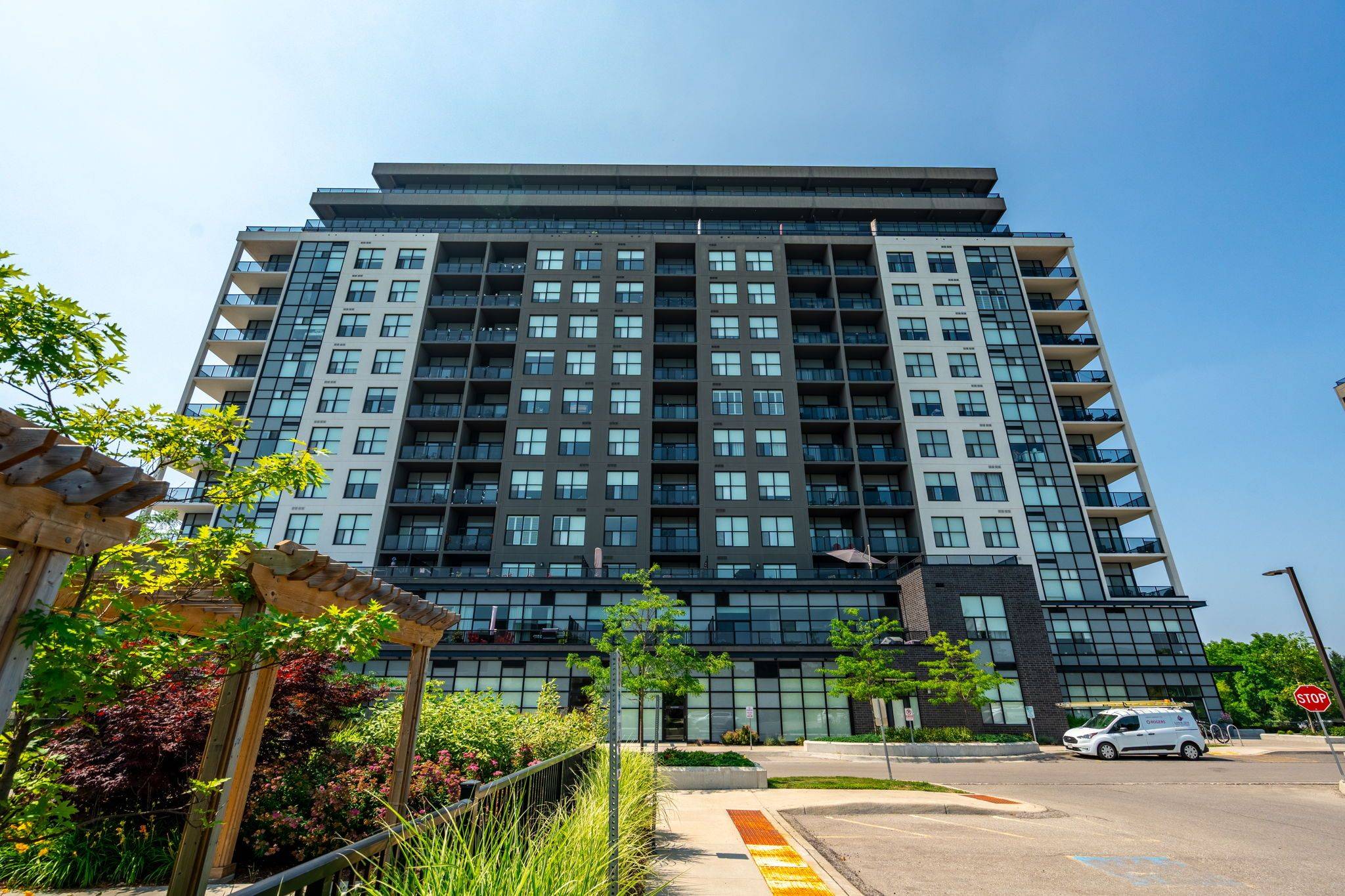 Guelph, ON N1L 0P4,1878 Gordon ST #814