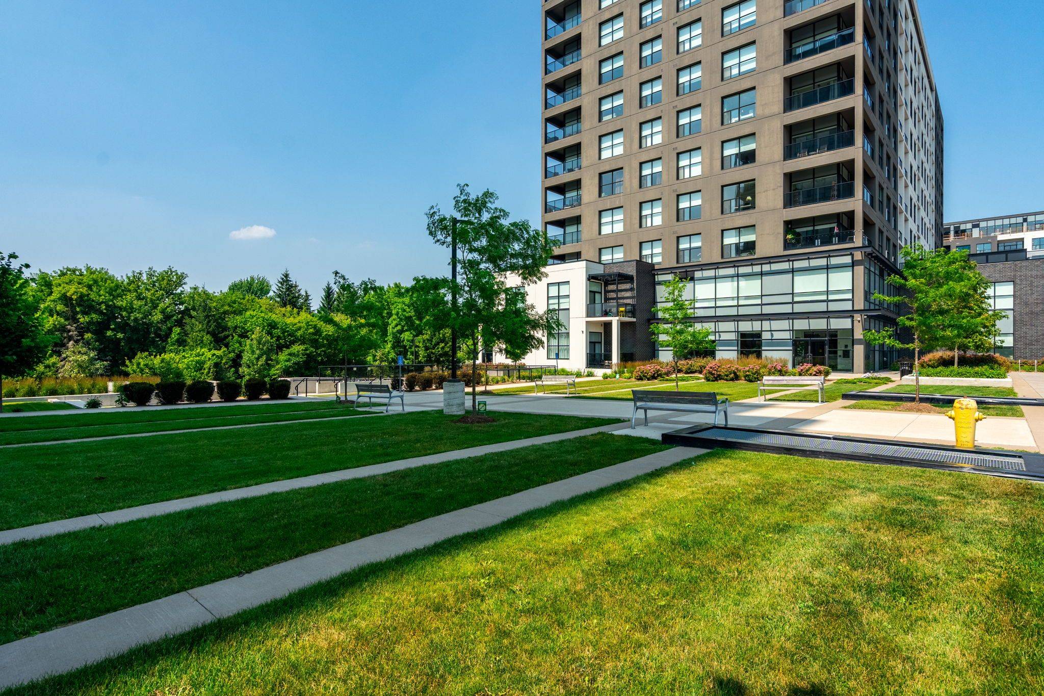 Guelph, ON N1L 0P4,1878 Gordon ST #814