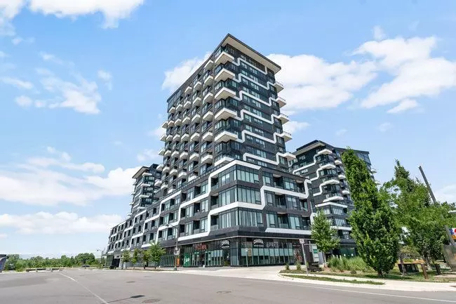 Oakville, ON L6H 3R7,2481 Taunton RD #404