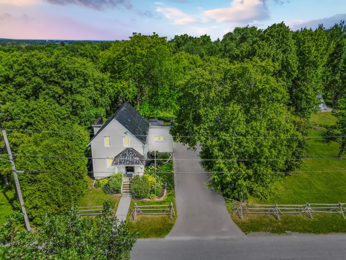 North Glengarry, ON K0C 1T0,23 Mechanic ST E