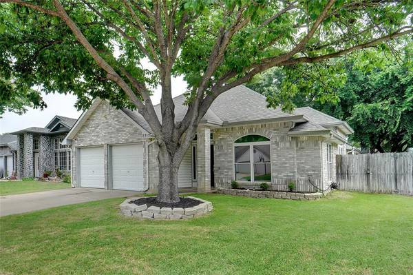 3312 Kelley Drive,  Grand Prairie,  TX 75052