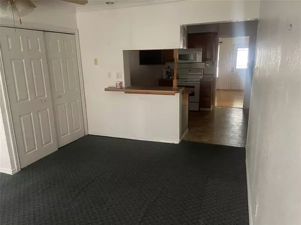 Fort Worth, TX 76134,5756 S 6th Avenue
