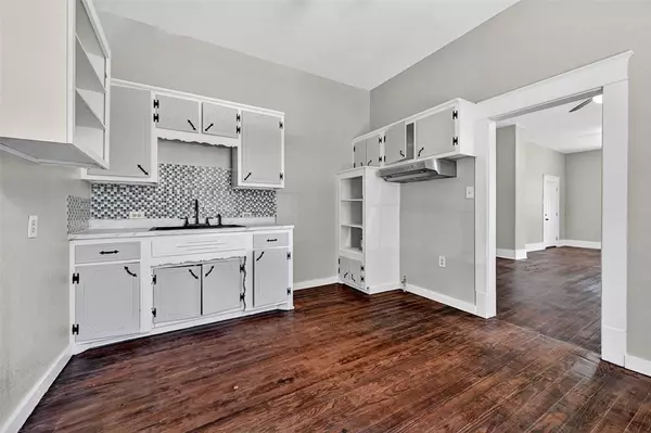 Denison, TX 75021,110 E Munson Street