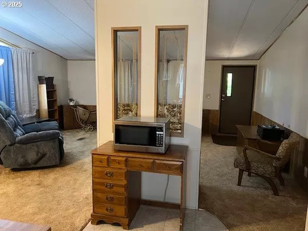 Roseburg, OR 97470,424 NE KIRBY AVE