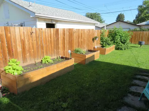 Innisfail, AB T4G 1M6,4904 42 Street
