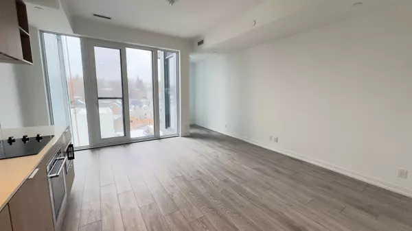 Toronto C03, ON M5P 3L1,2020 Bathurst ST #720
