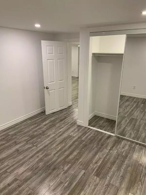 Toronto E04, ON M1P 1B9,64 Leahann DR #Lower