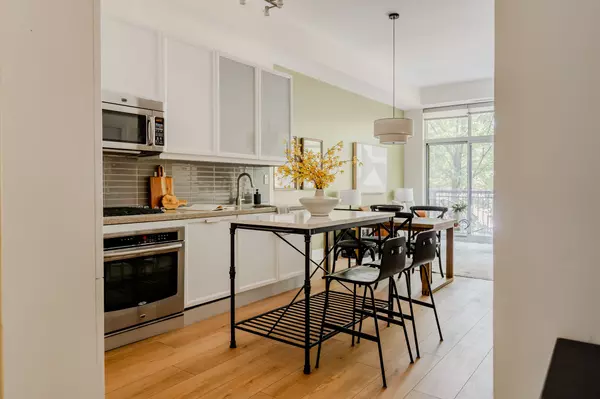 Toronto E02, ON M4L 0A4,66 Kippendavie AVE #215