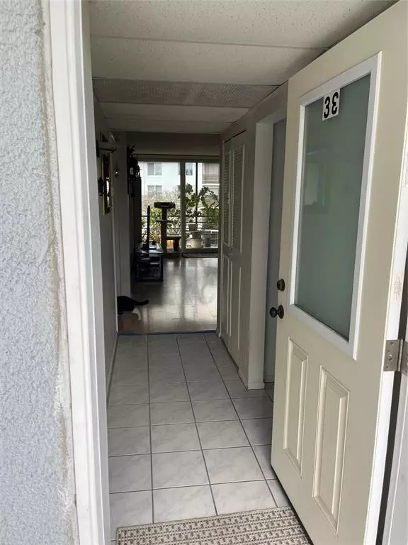 Oakland Park, FL 33309,114 Royal Park Dr #3E