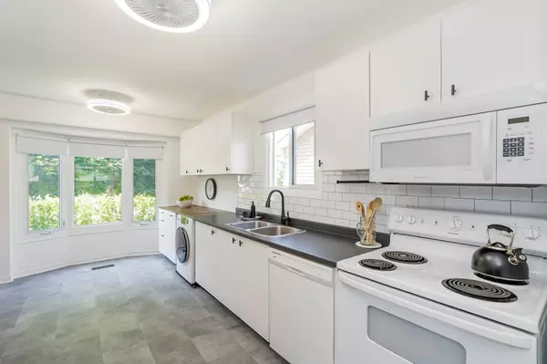Innisfil, ON L9S 2G9,717 Candaras ST