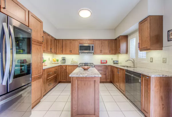 Oakville, ON L6M 3G7,2229 GLENFIELD RD