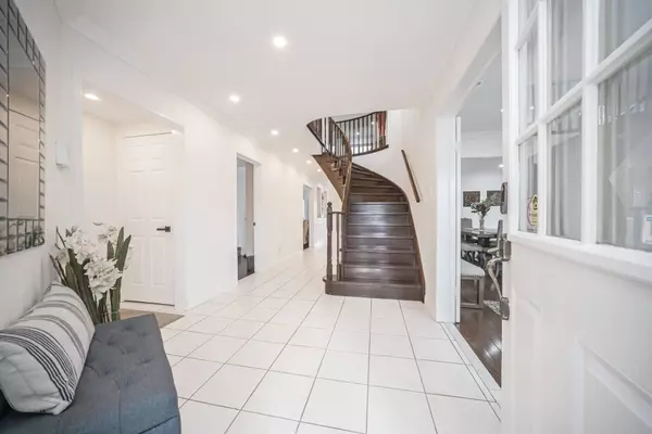 Brampton, ON L6W 4M2,18 BLACKWELL PL