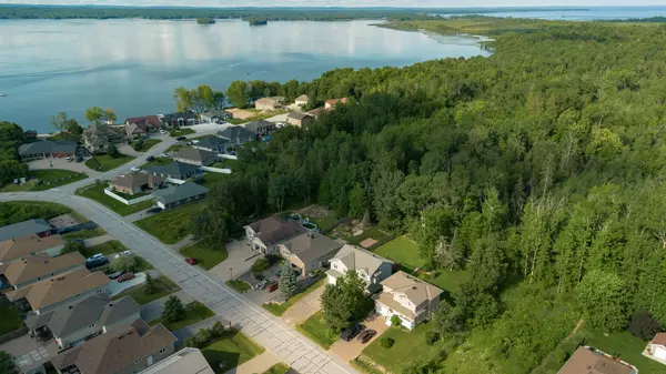 Callander, ON P0H 1H0,293 Osprey CRES
