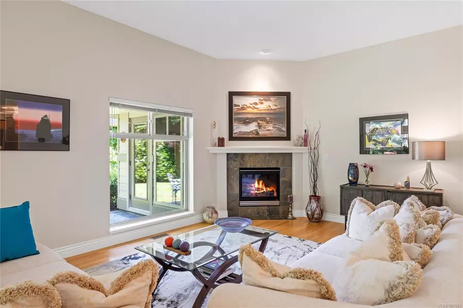 1281 Roberton Blvd, Parksville, BC V9P 2P8