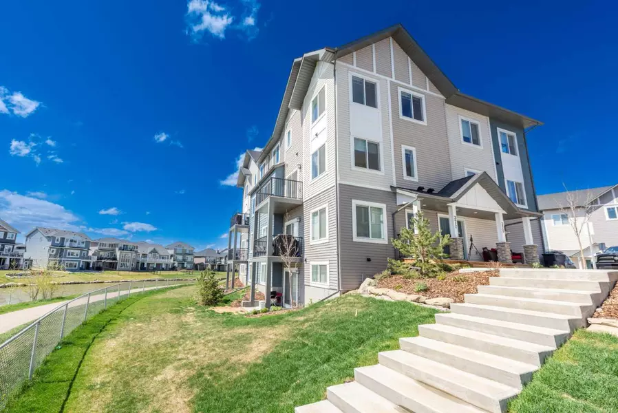 372 Canals XING SW, Airdrie, AB t4b 4l3
