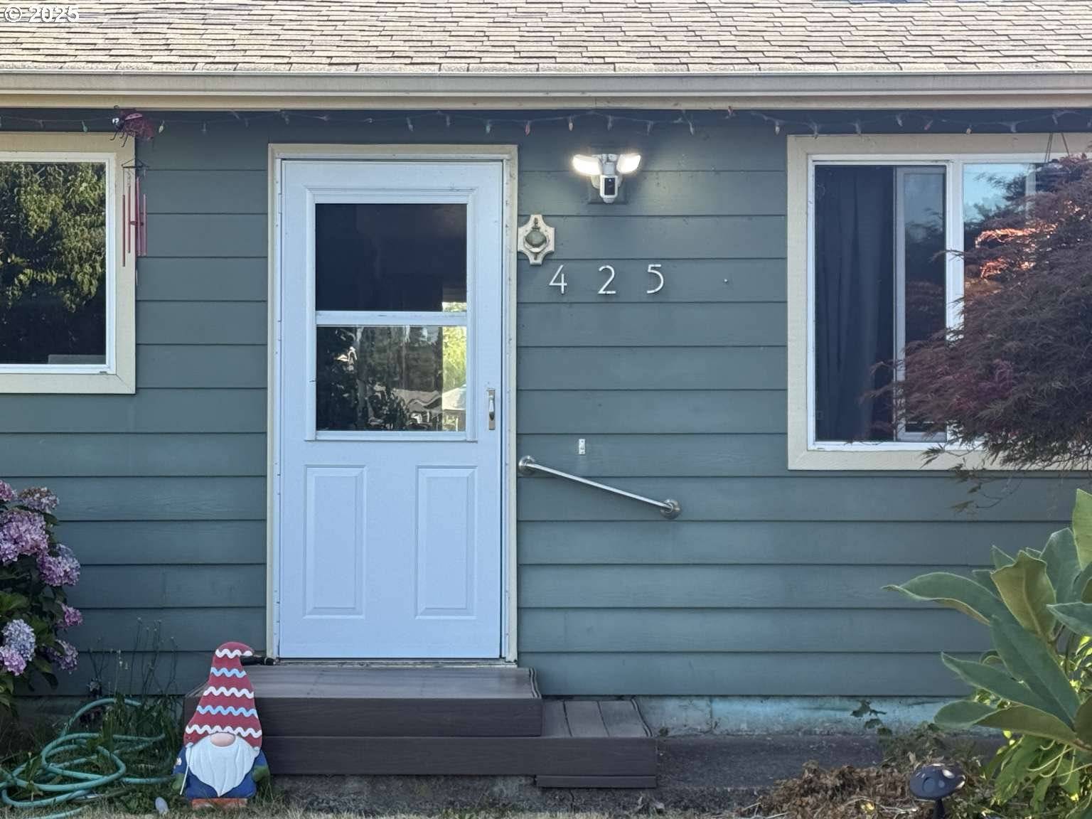 Springfield, OR 97478,425 S 39TH PL