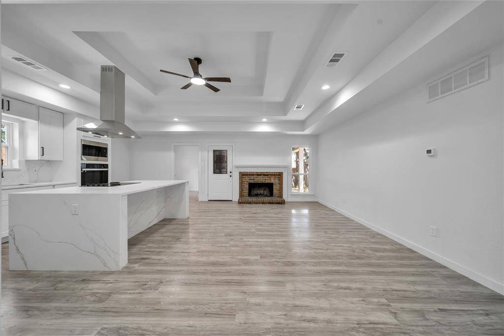 Arlington, TX 76016,3901 Glengate Drive