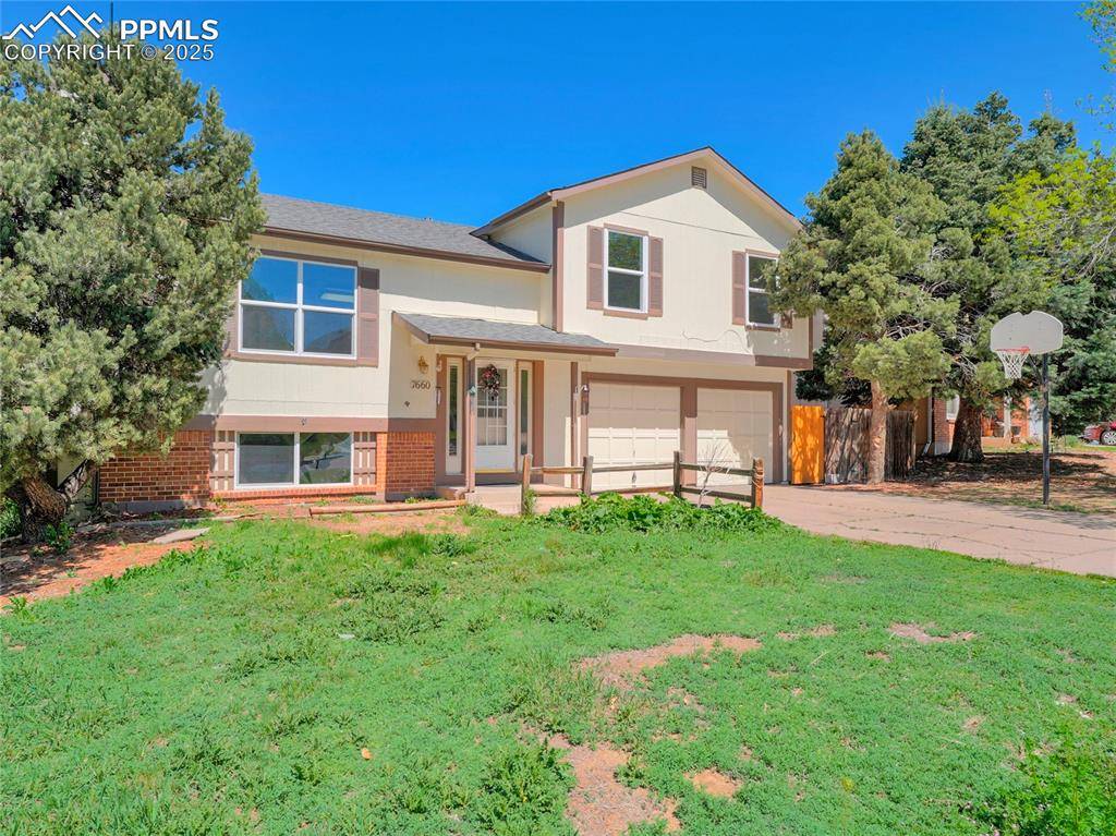 7660 Bell DR, Colorado Springs, CO 80920