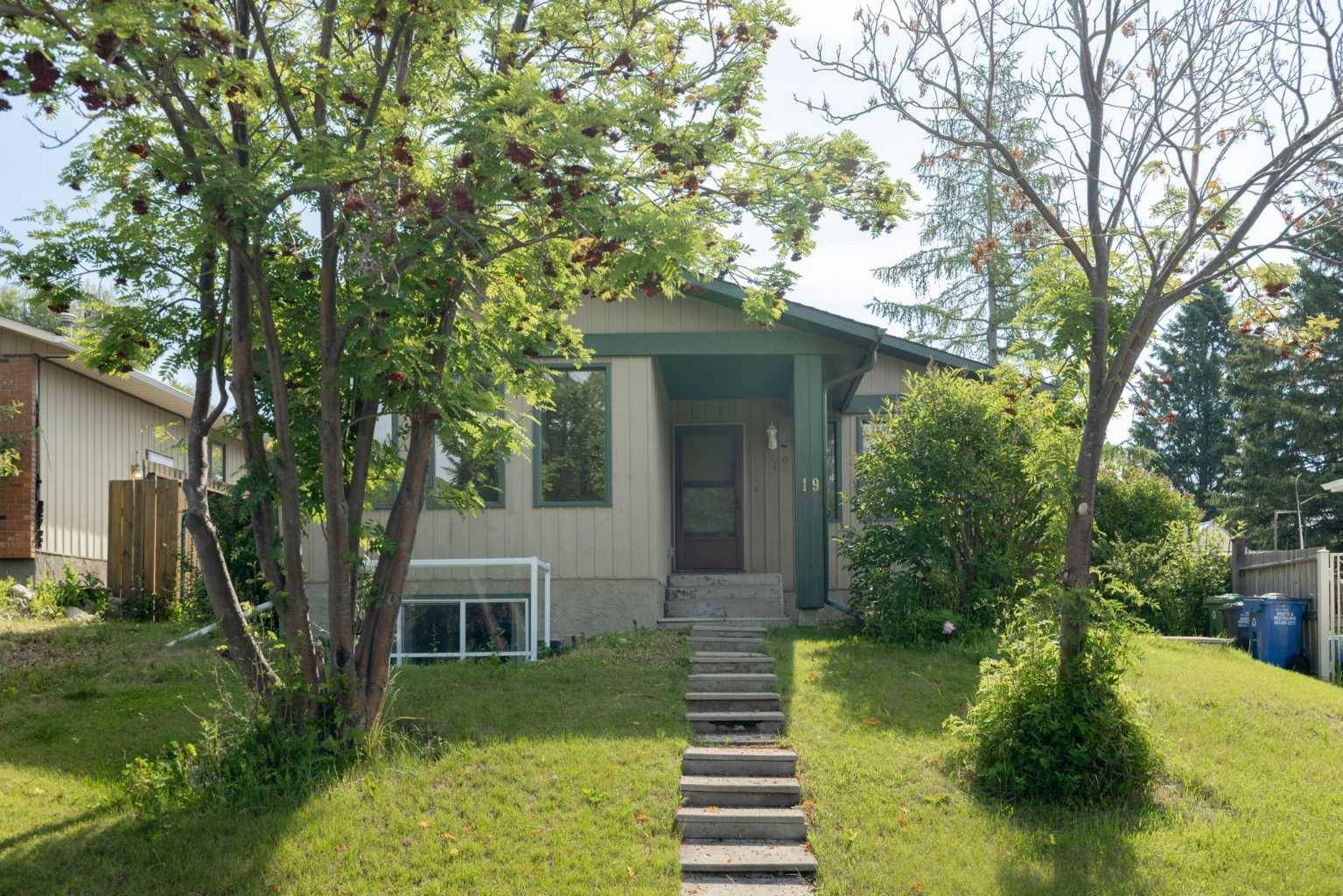Cochrane, AB T4C1C3,19 Benchlands PL