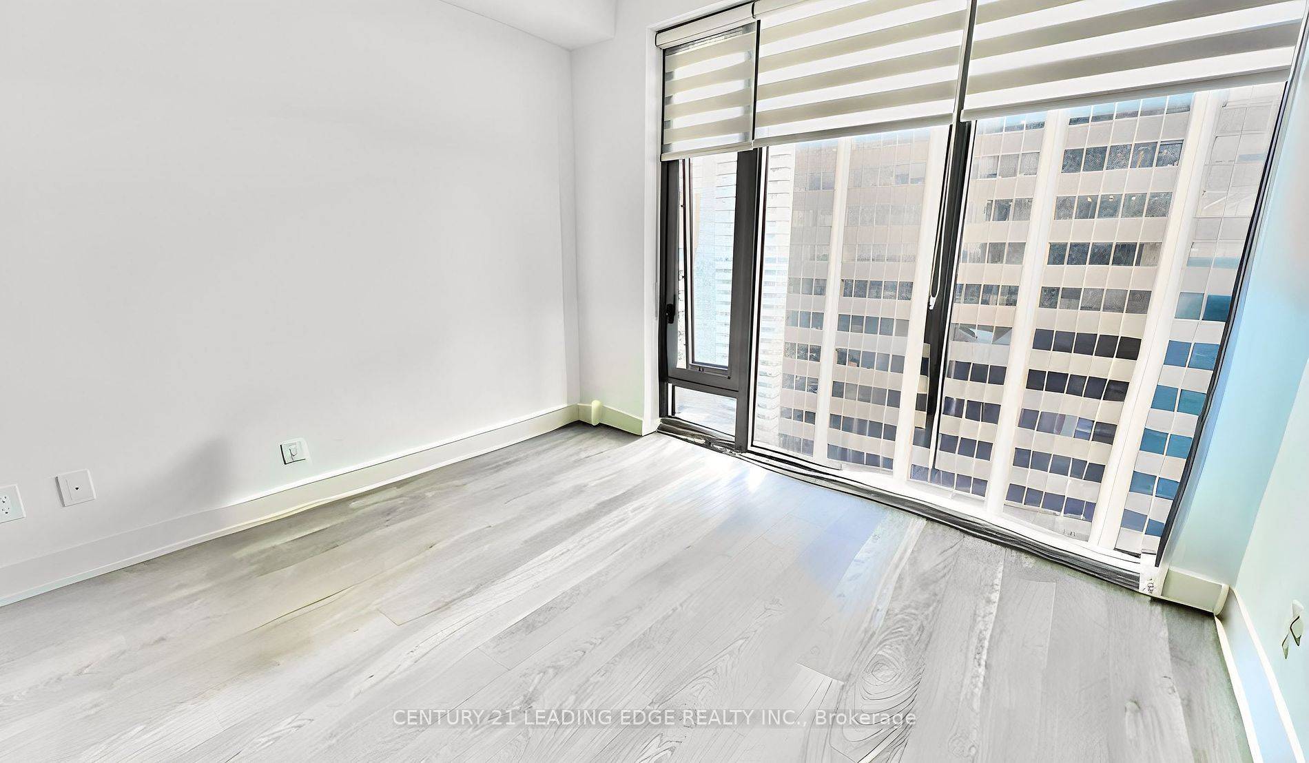 Toronto C02, ON M4W 1A1,8 Cumberland ST #4004