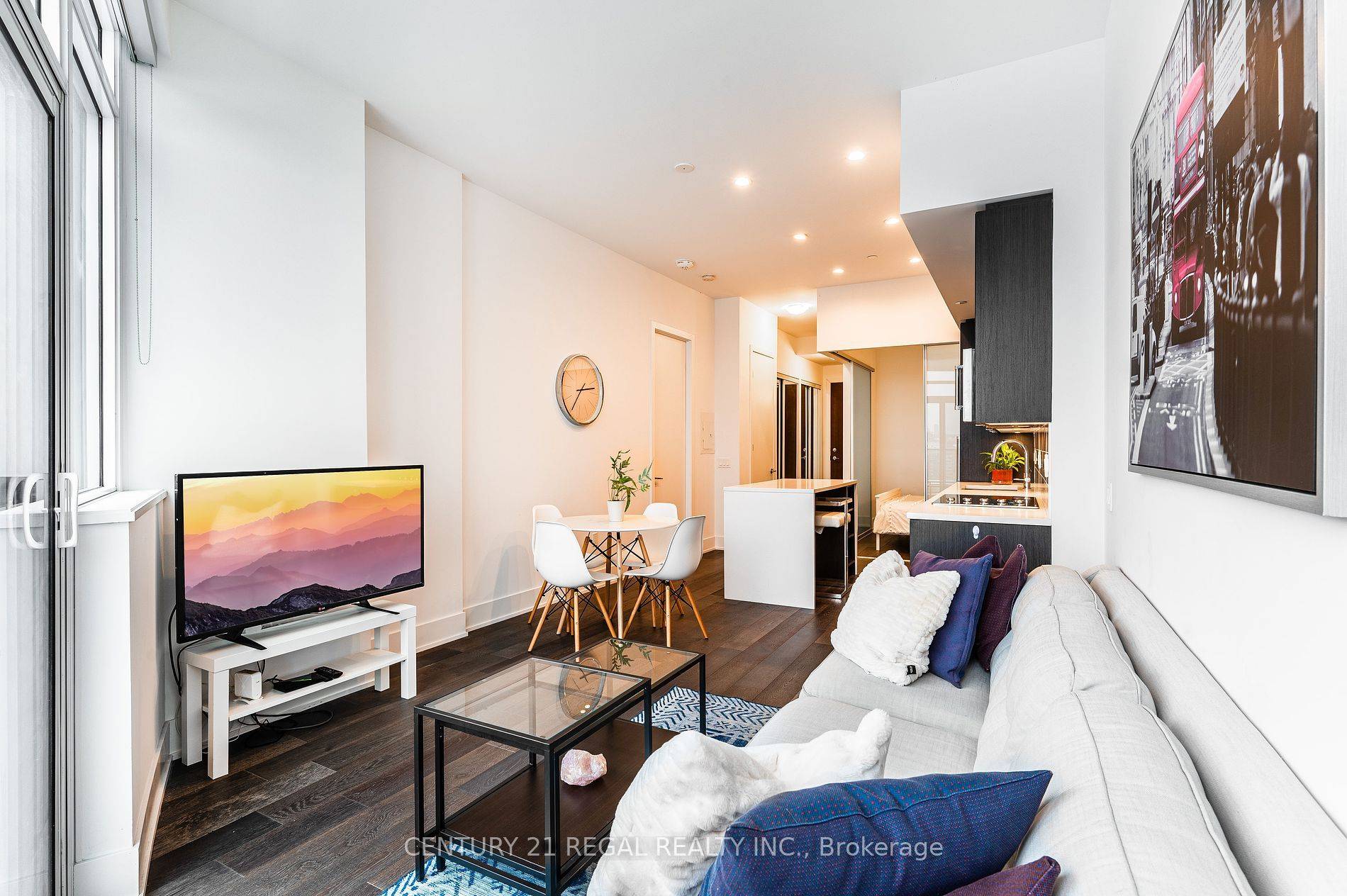 38 Iannuzzi ST #PH04, Toronto C01, ON M5V 0S2
