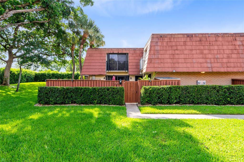 413 Live Oak Ln #413, Boynton Beach, FL 33436