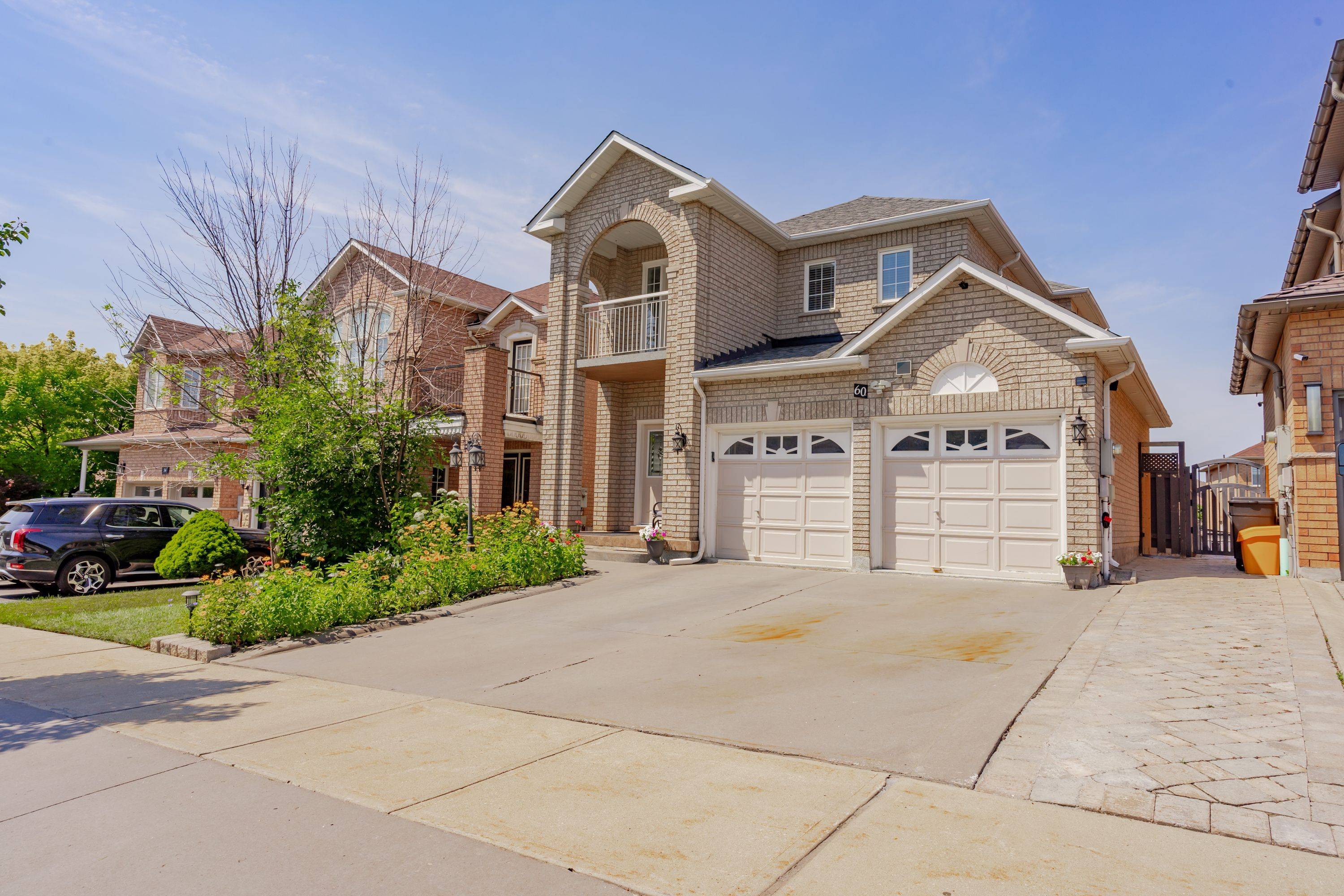 Vaughan, ON L4H 1S3,60 Forest Fountain DR