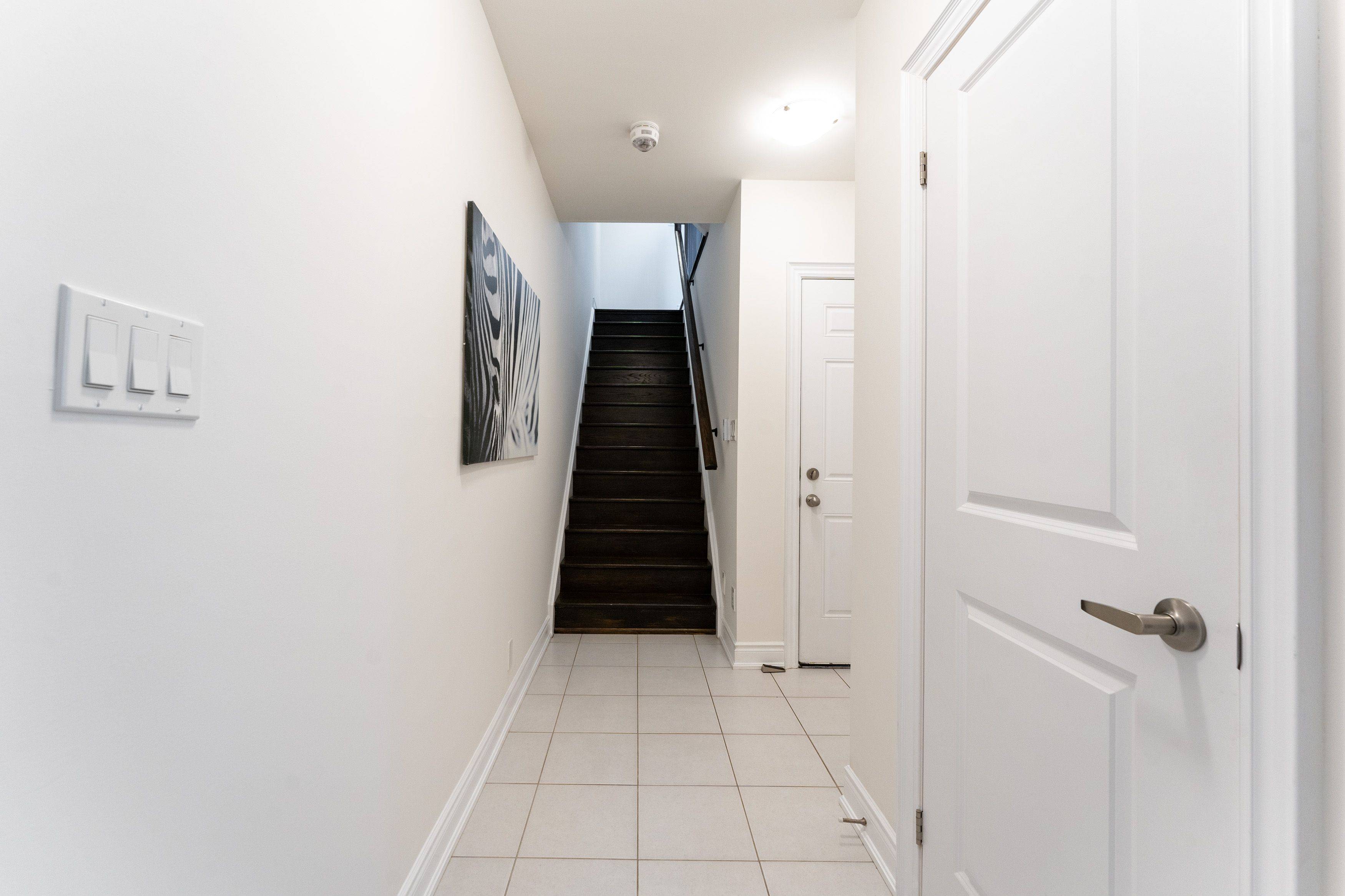 Oakville, ON L6H 7H2,2172 Trafalgar RD #19