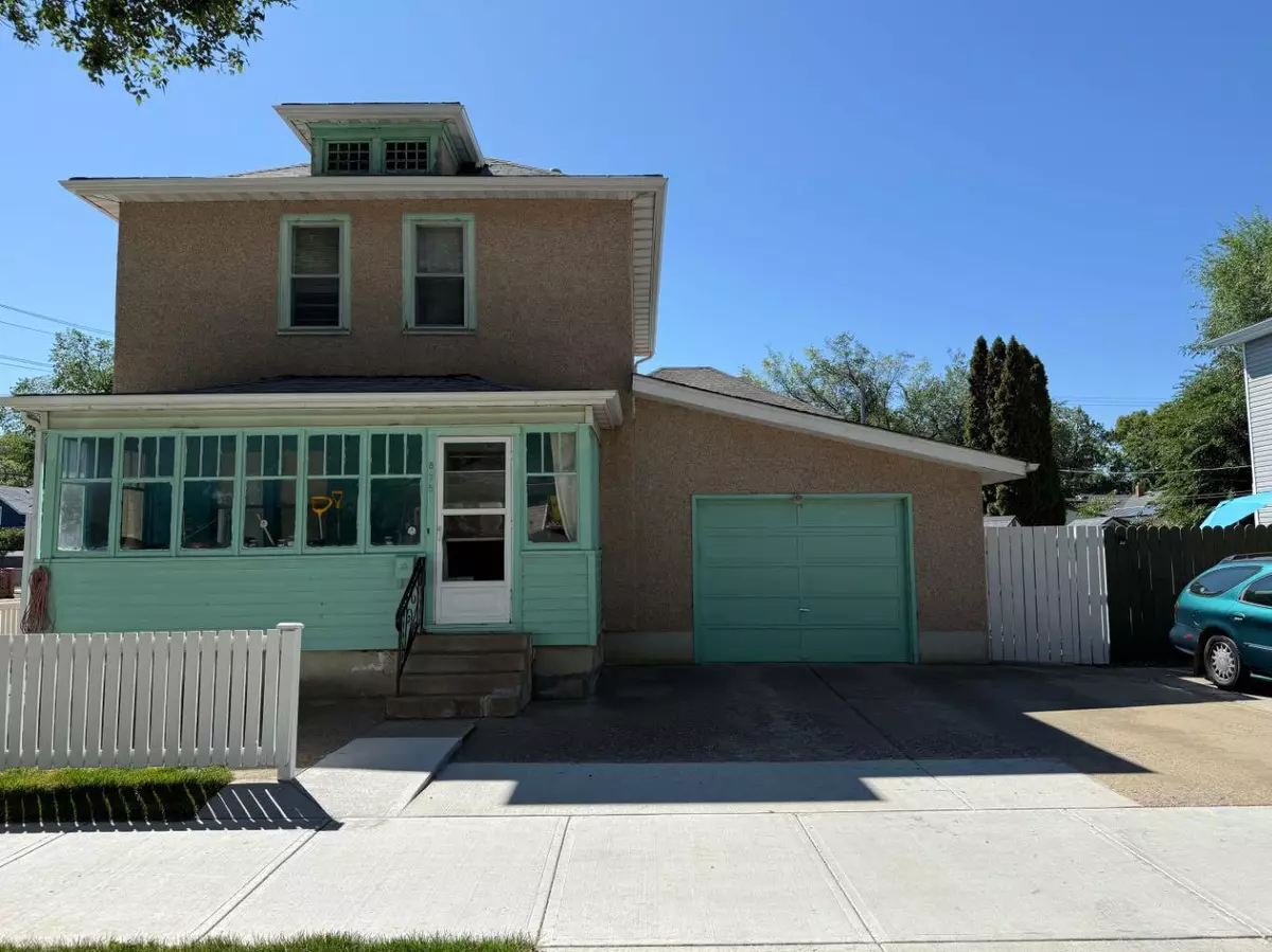 Medicine Hat, AB T1A 0H8,875 3 ST SE