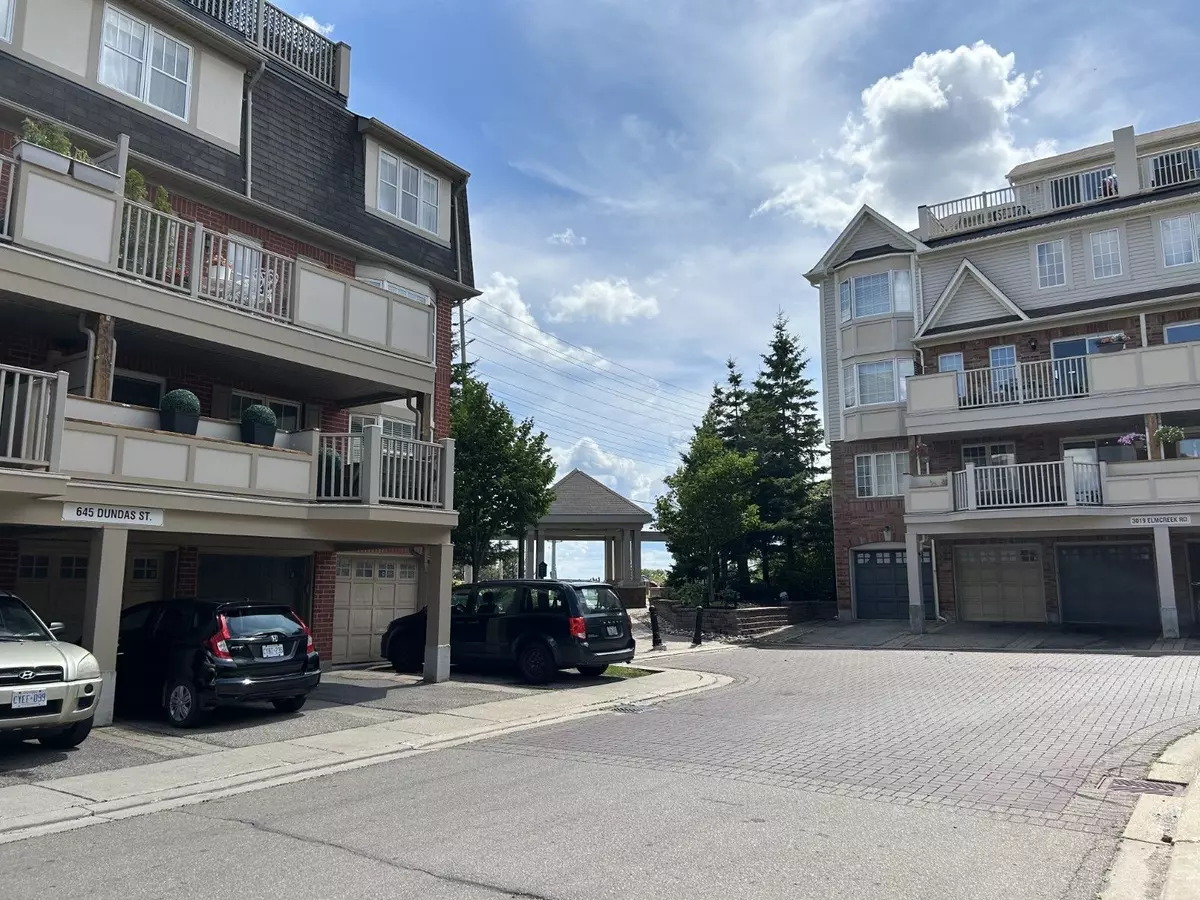 Mississauga, ON L5B 0B7,764 Neighbourhood CIR #4
