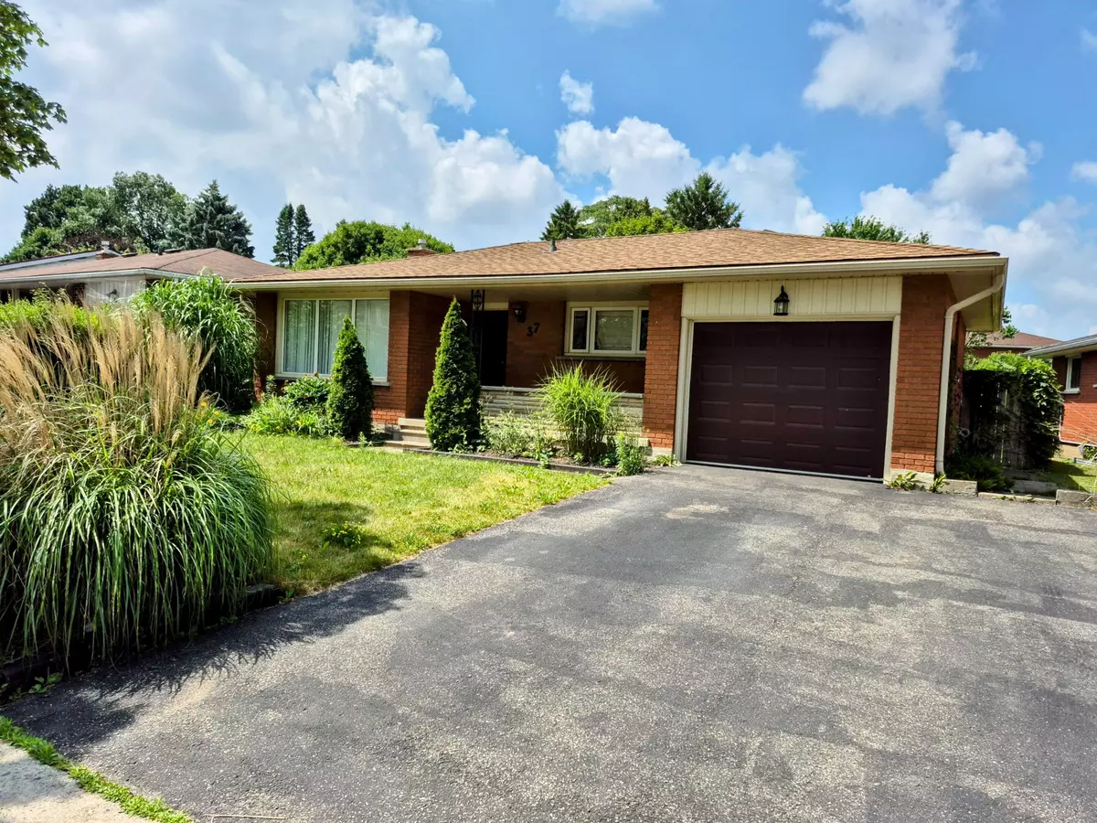 Kitchener, ON N2P 2P9,37 Montcalm DR E #Upper