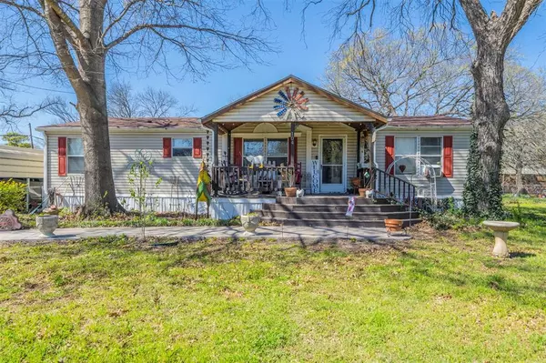 104 W Jefferson Street, Rice, TX 75155