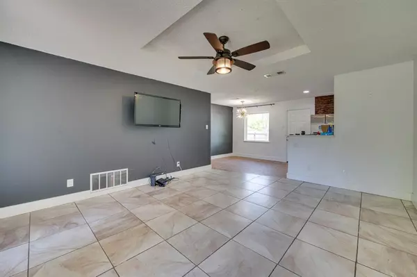 Midlothian, TX 76065,613 E Avenue F
