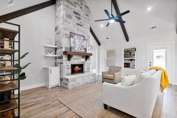 Whitewright, TX 75491,233 Marshall Circle