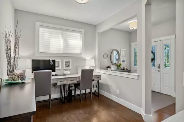 Calgary, AB T3R 0P9,111 Nolanshire GN NW